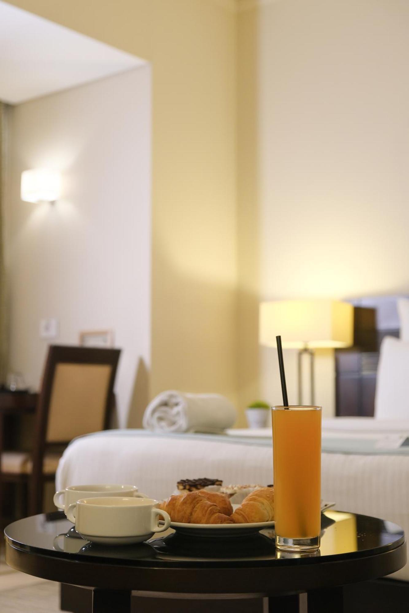 The Parisian Hotel Beirut Luaran gambar
